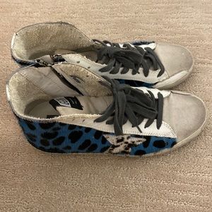 Stylish Women's Blue Leopard Sneakers